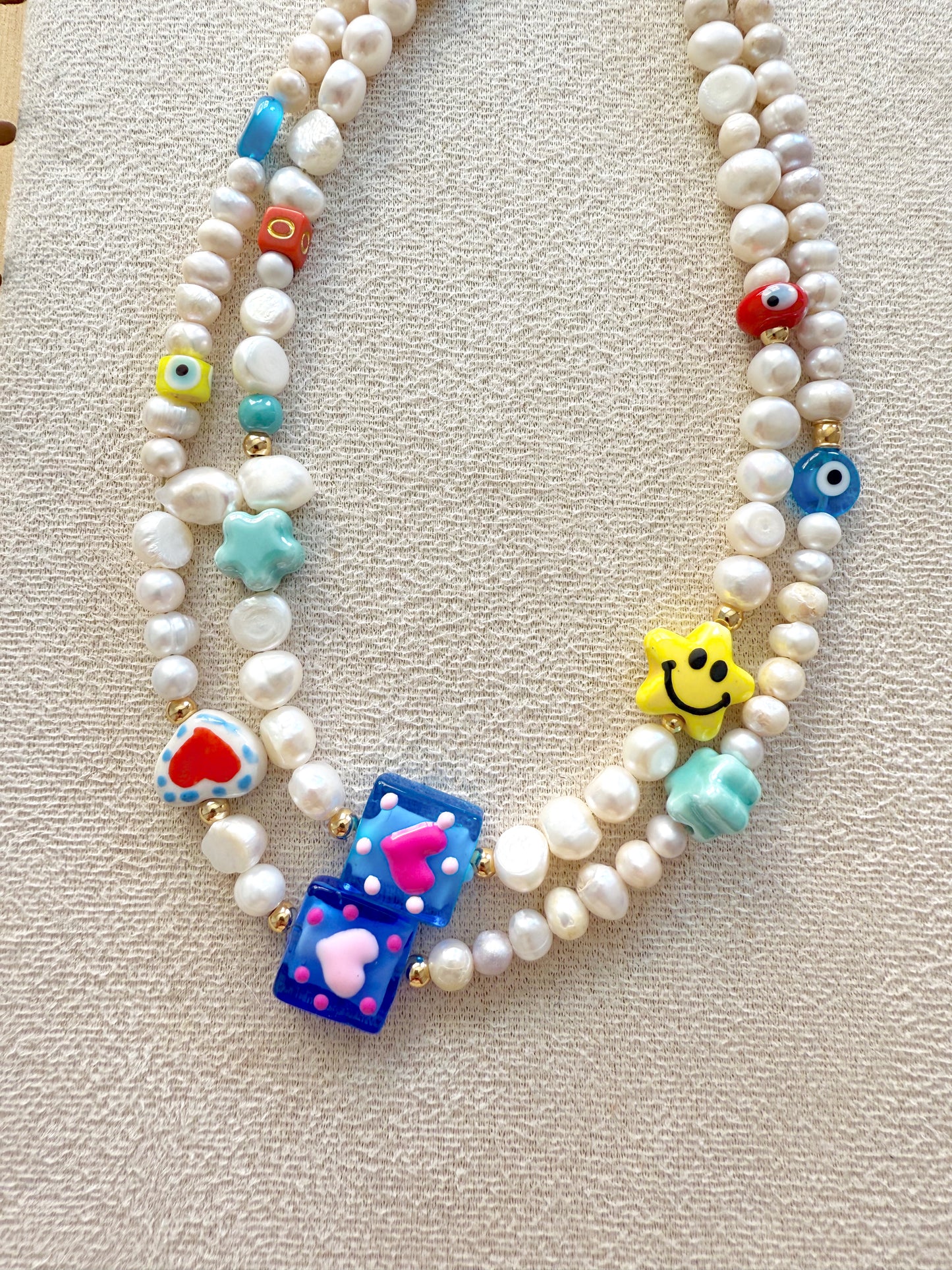 Perlas y colores (cuadrito azul)