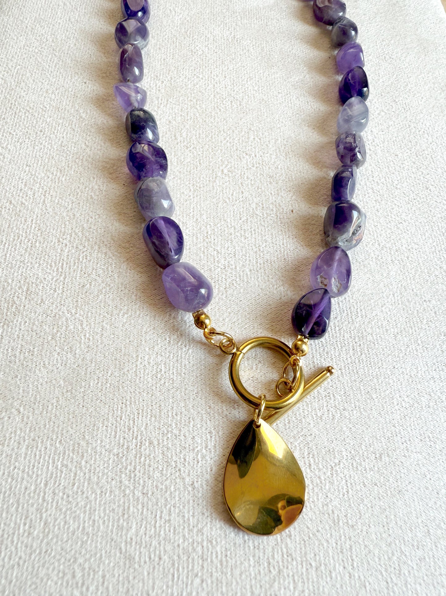 Collar amatista con broche