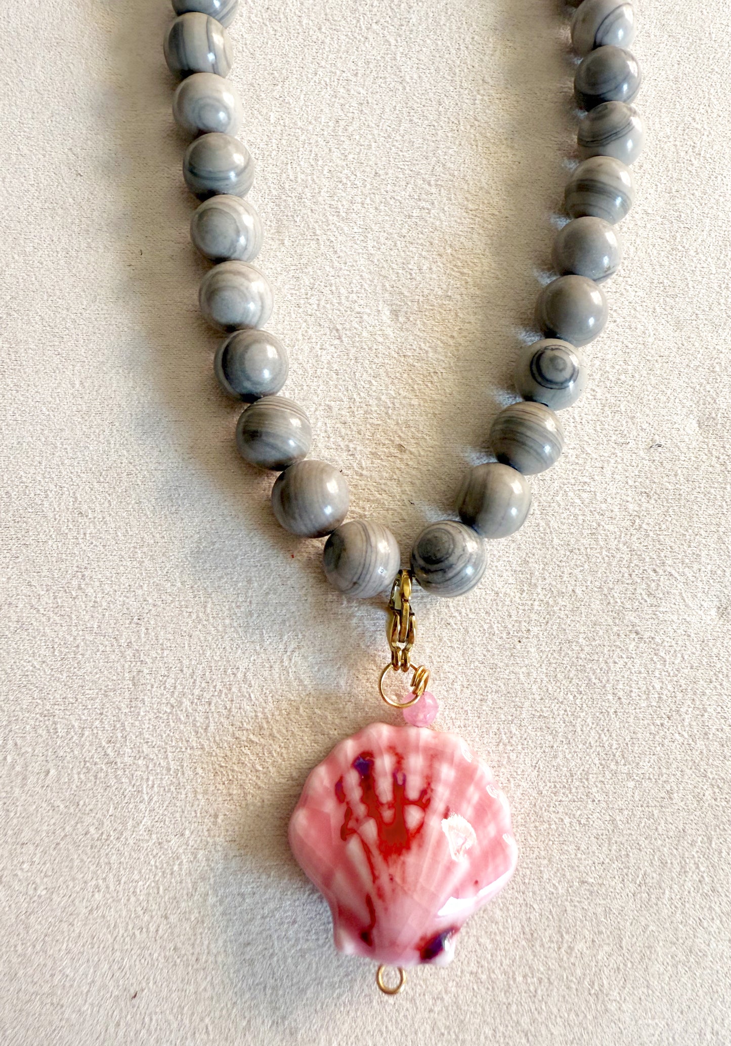 Collar Conchita rosa (combinación ideal)