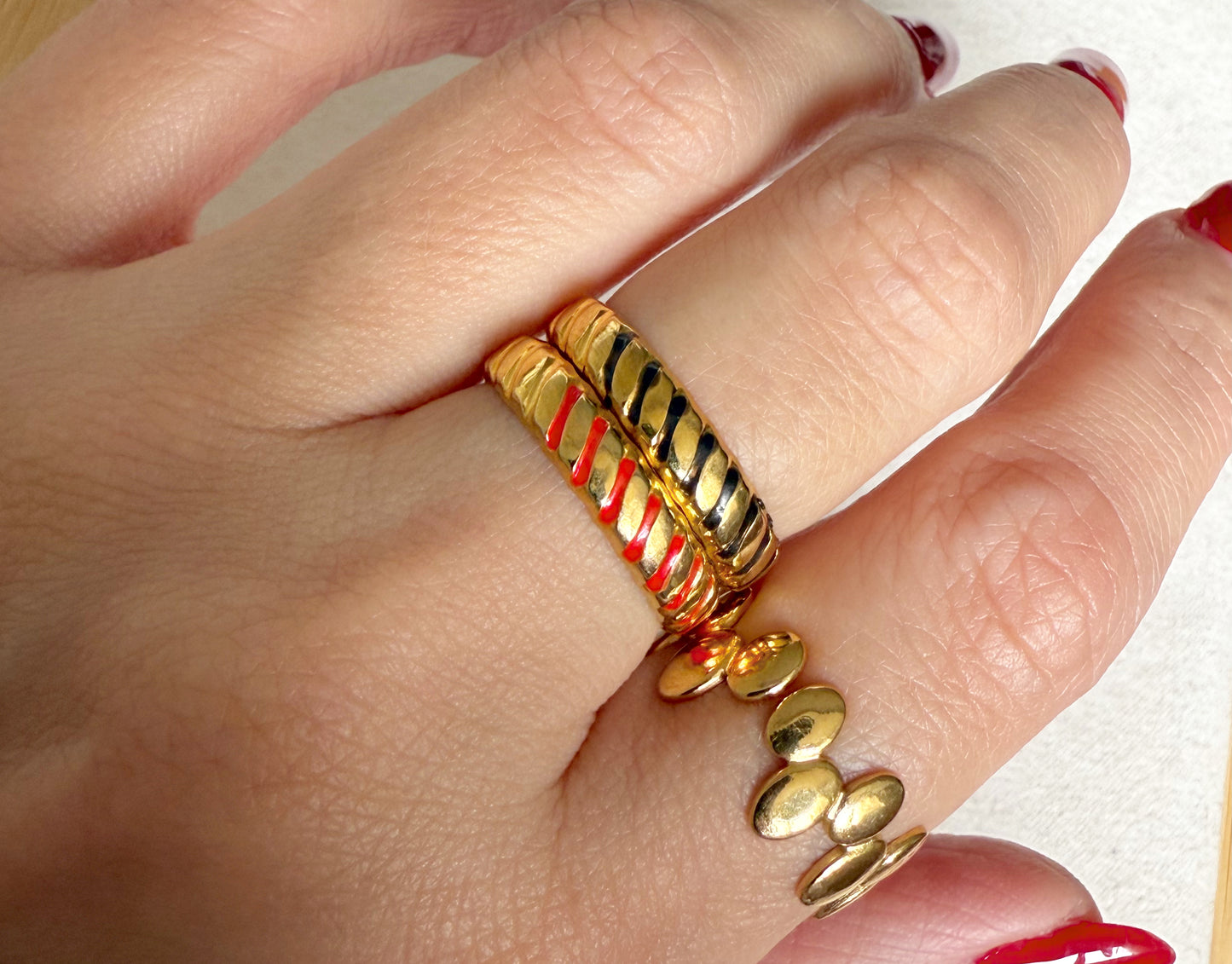 Anillos con líneas