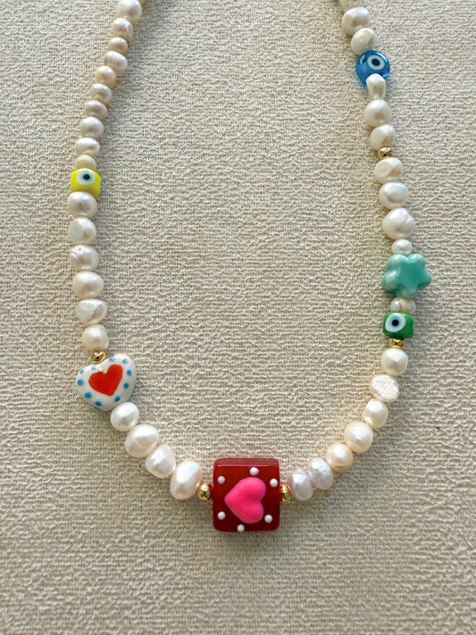 Perlas y colores (cuadrito rojo)
