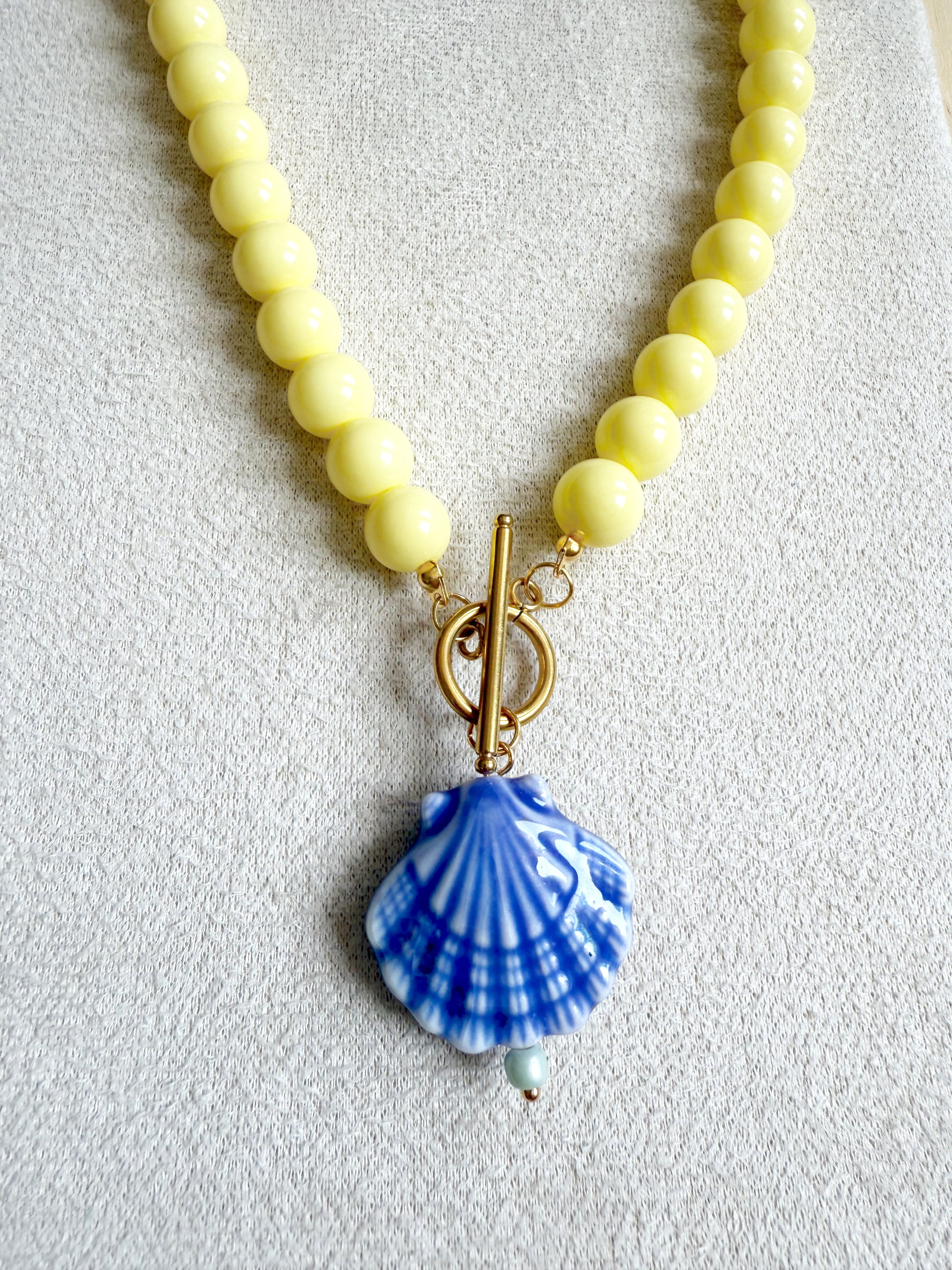 Collar ambar