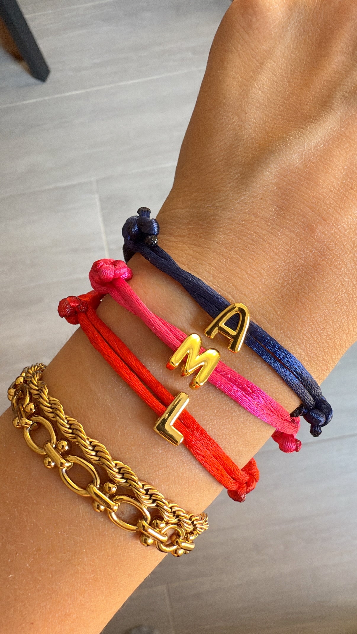 Pulseras en cola de ratón con inicial, (elige la tuya en la descripción)
