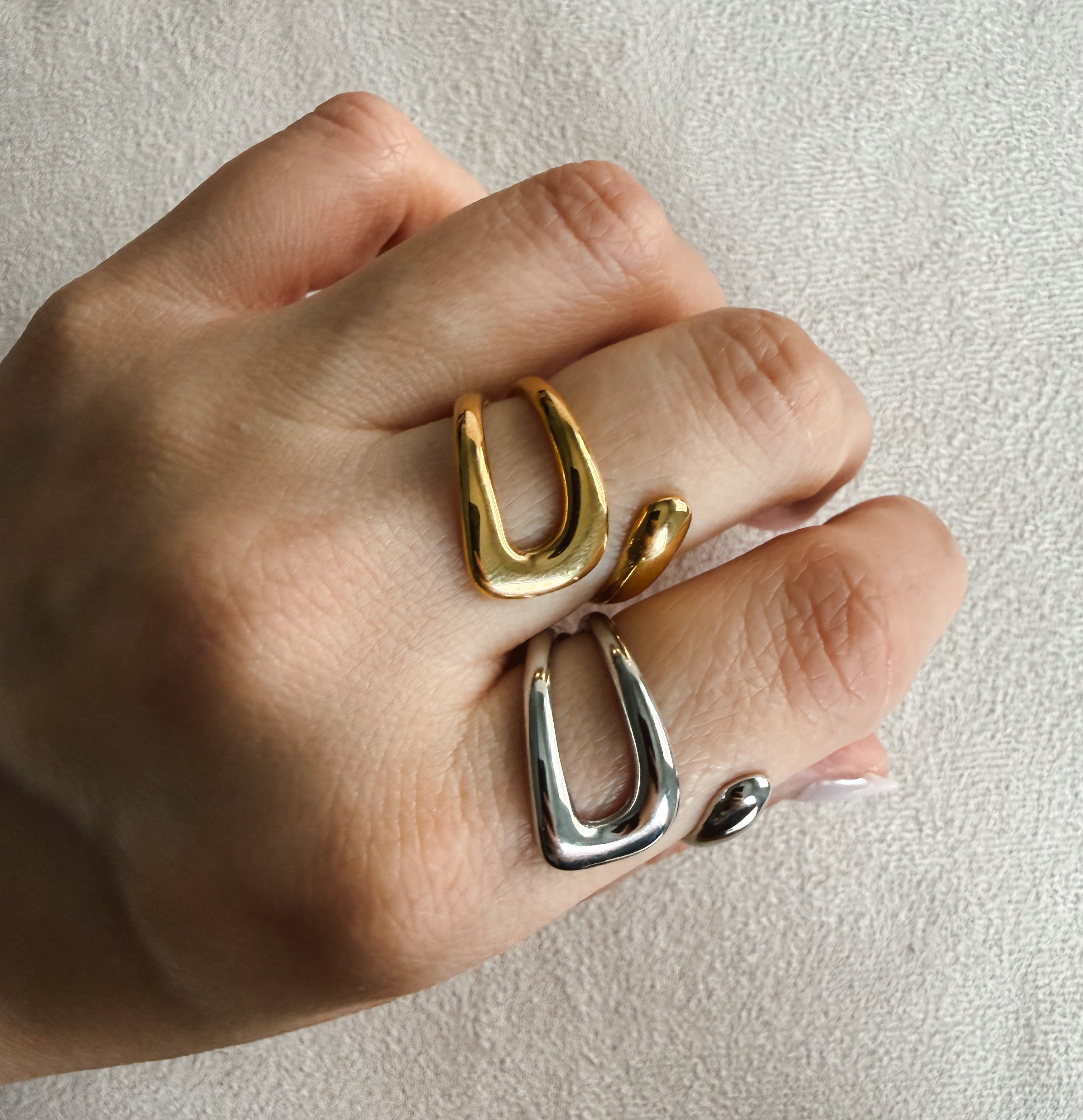 Anillo uniforme ajustable