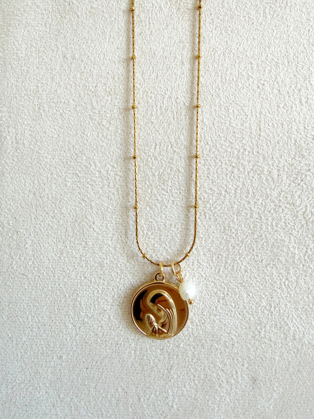 Cadena virgencita María