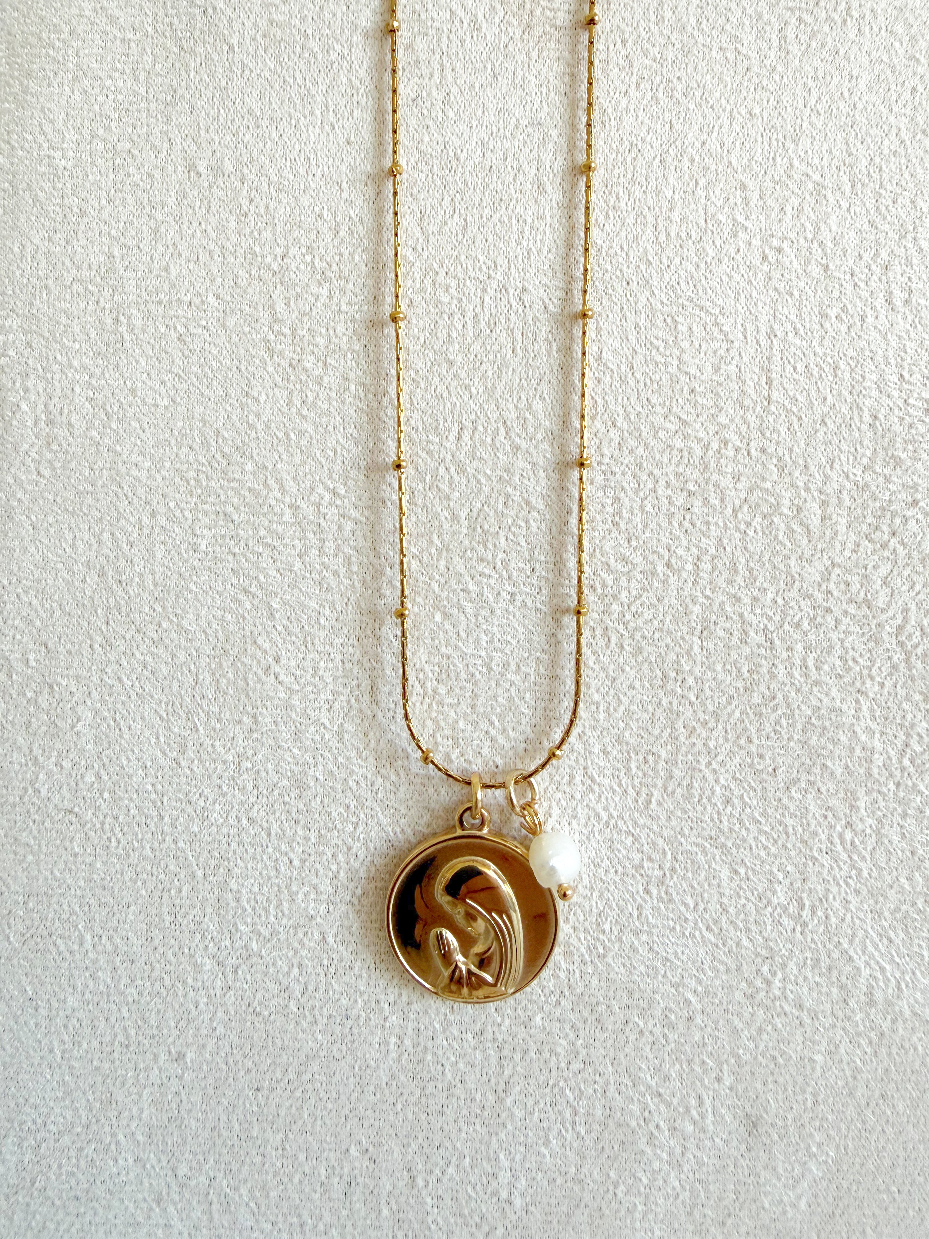 Cadena virgencita María