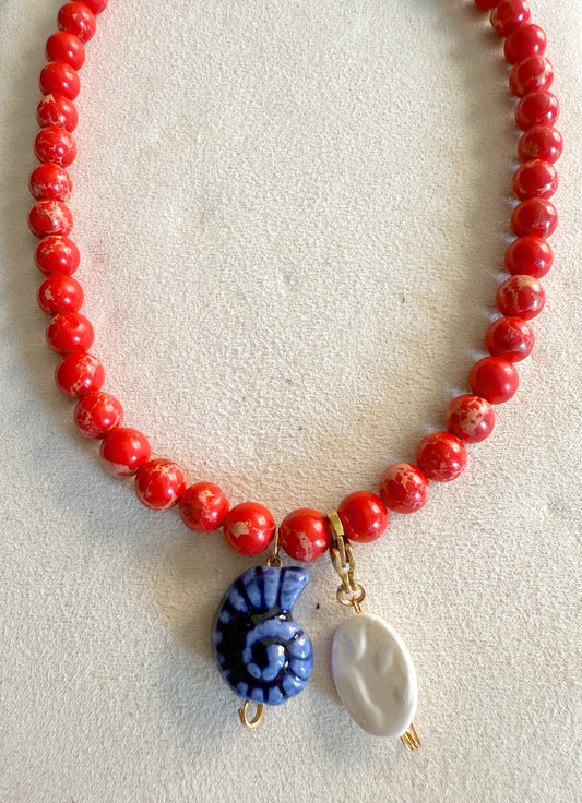 Rojo , azul y nácar