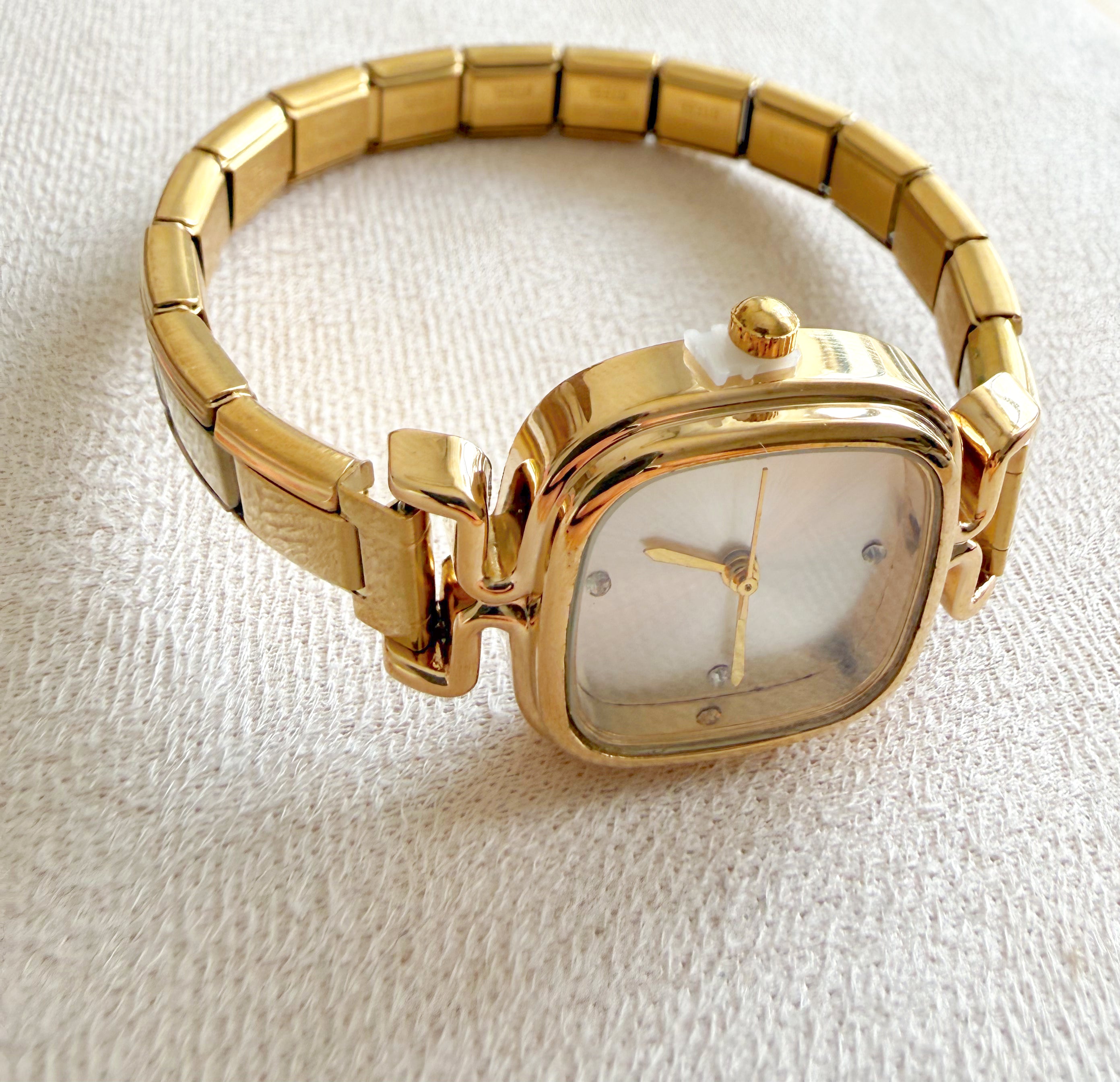 Reloj brazalete, elegante y chip😍⚡️⚡️