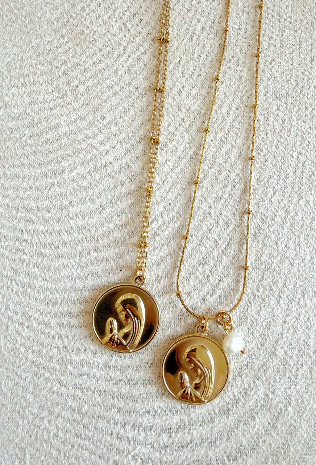 Cadena virgencita María
