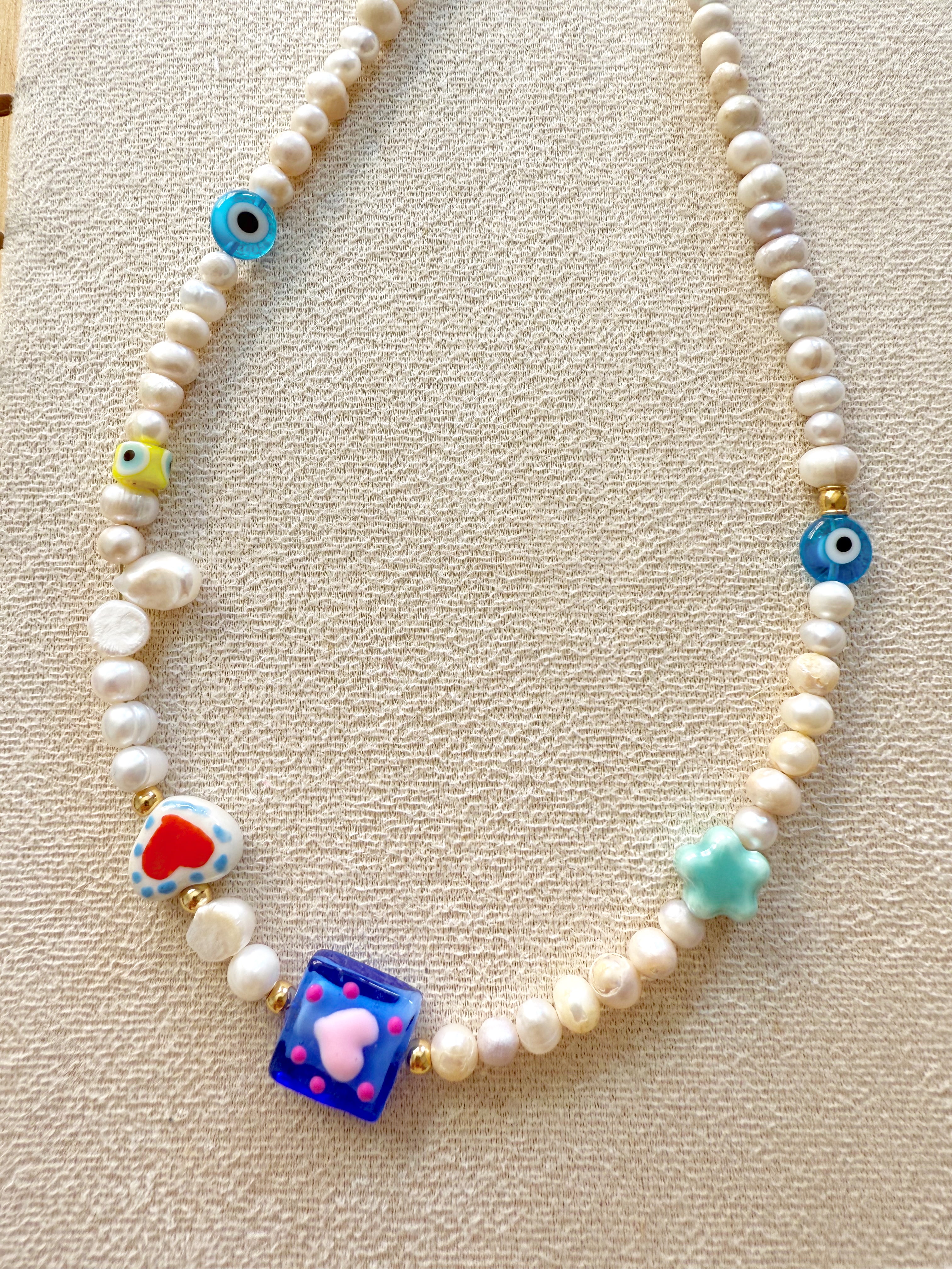 Perlas y colores (cuadrito azul)
