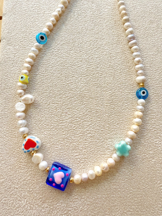 Perlas y colores (cuadrito azul)