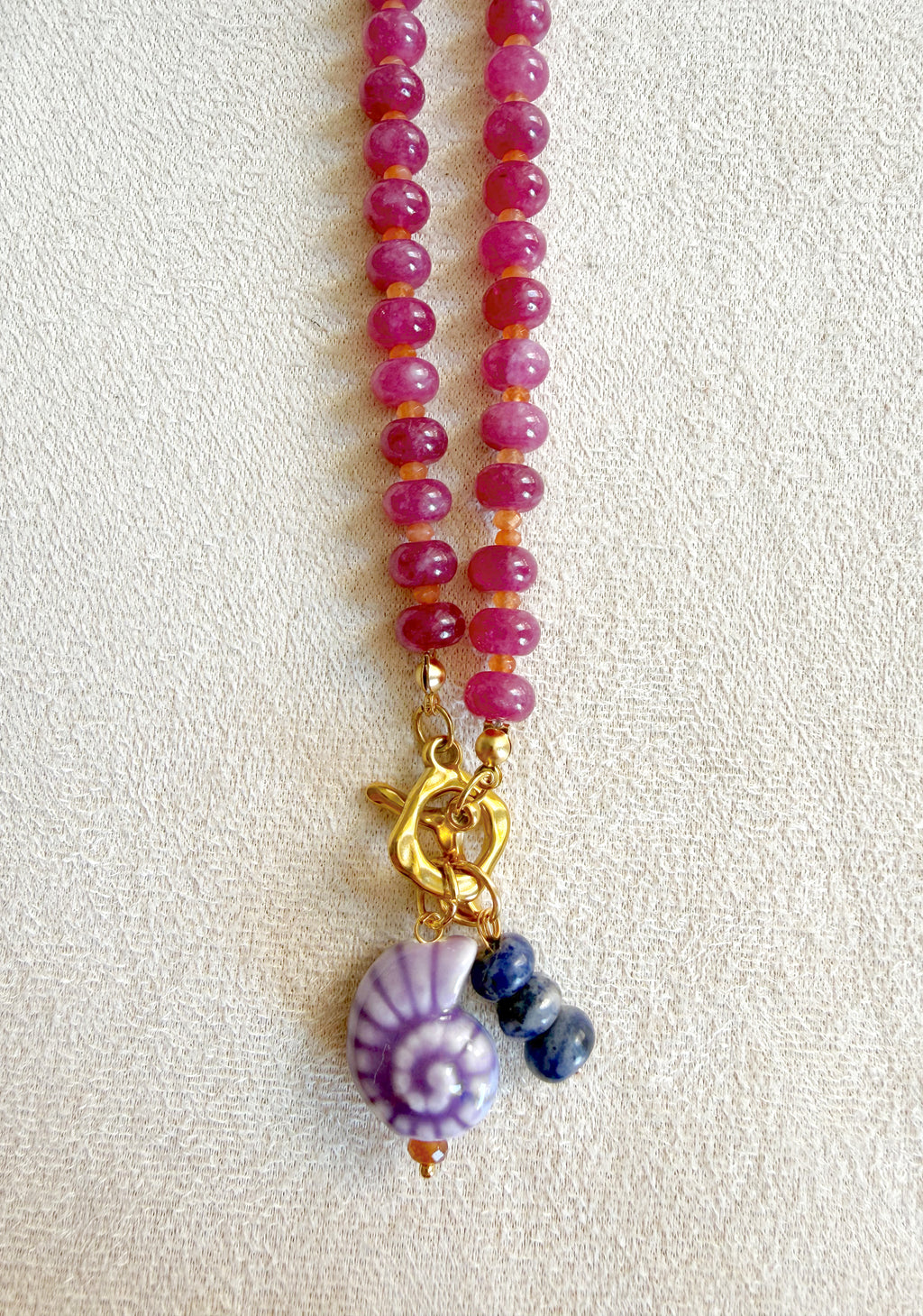 Collar Jazmin teñido con doble charms
