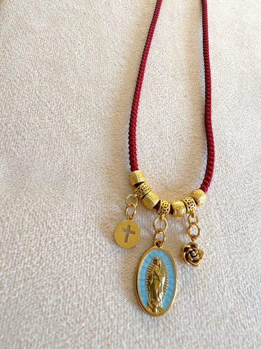 Cordón con triple charms