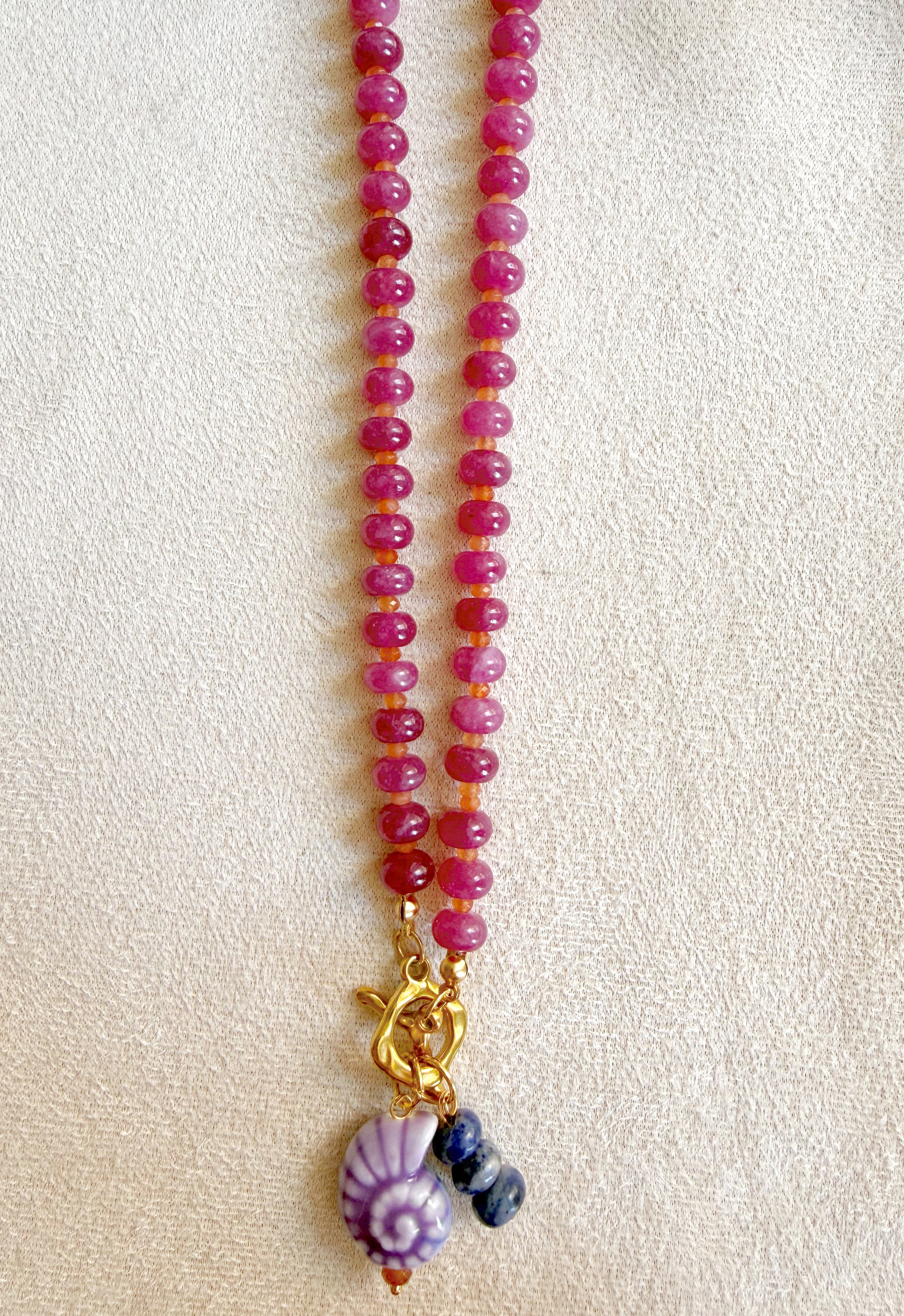 Collar Jazmin teñido con doble charms