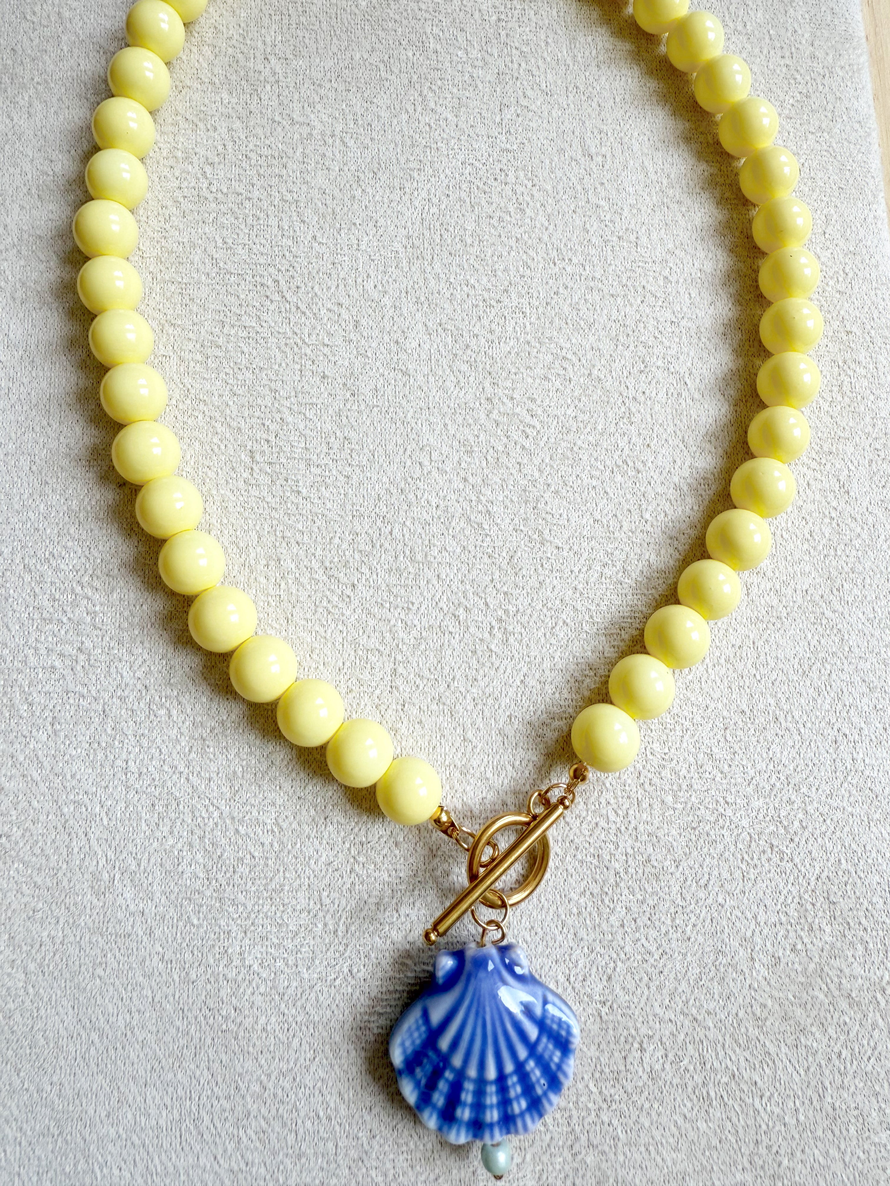 Collar ambar