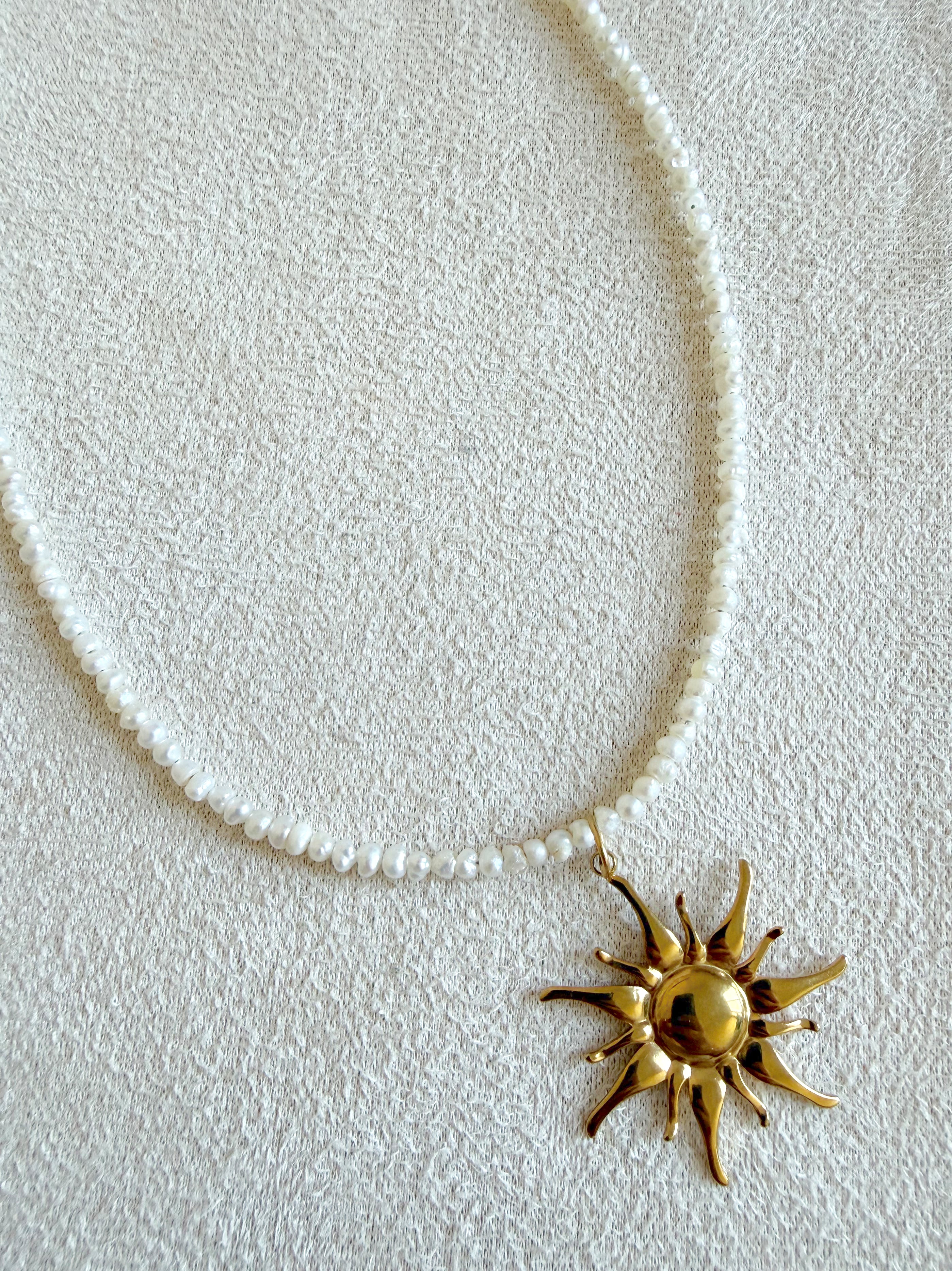 Collar perlita verano