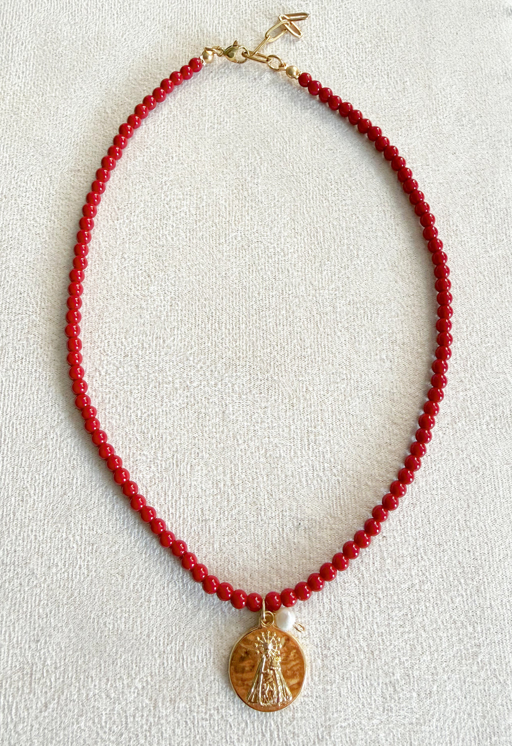 Collar carmesí con Virgen Desamparados