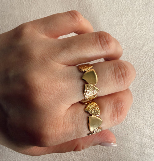 Anillo triángulo