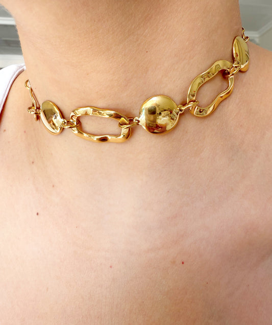 Chocker in gold