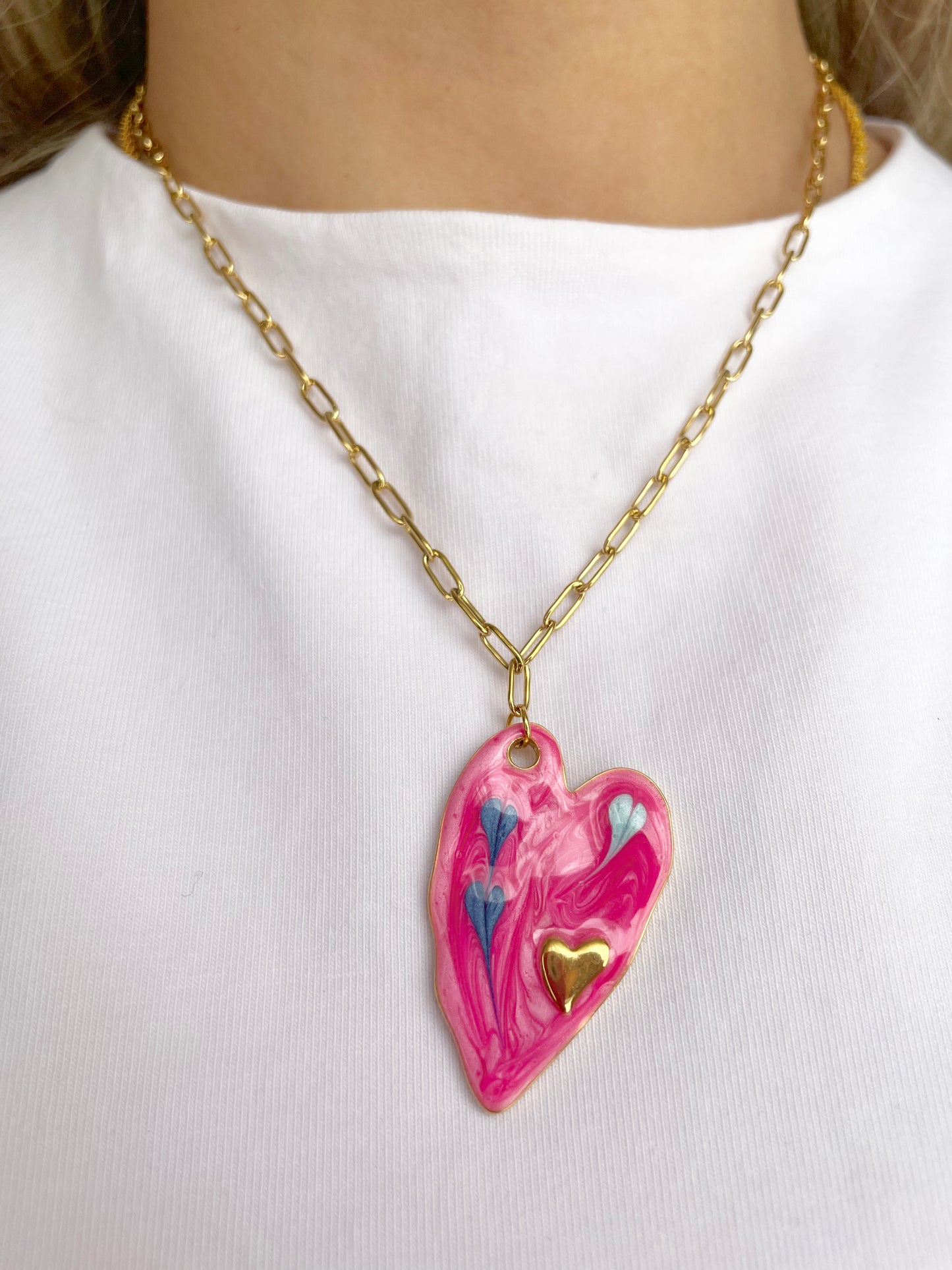 Cadena con corazón MAXI, en pink.