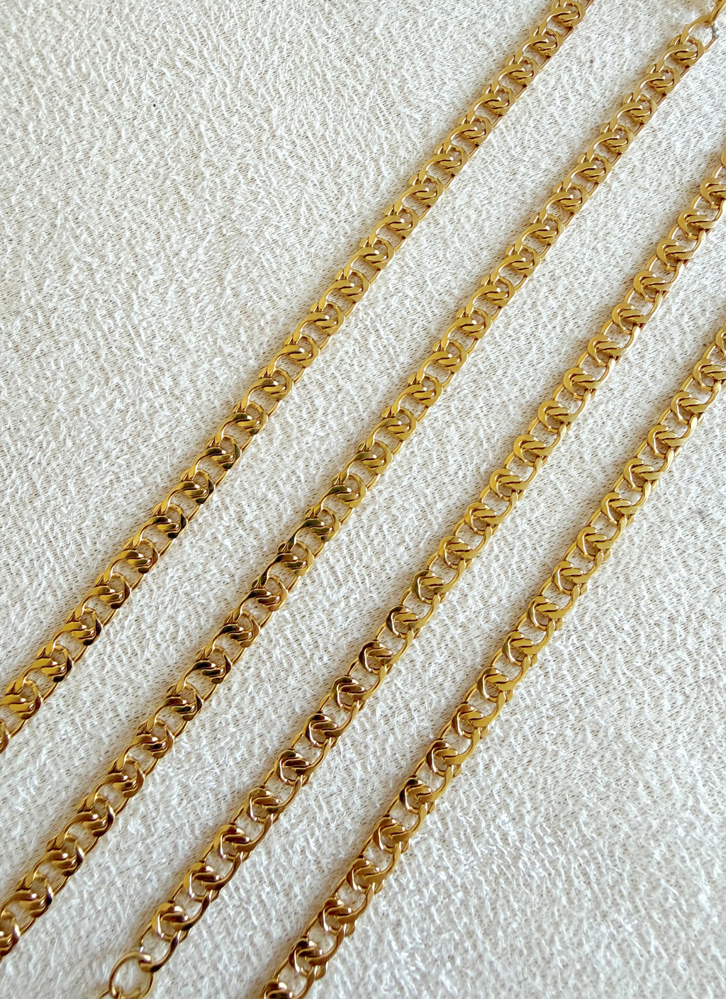 Pulsera corrediza, 100% acero con chapa.