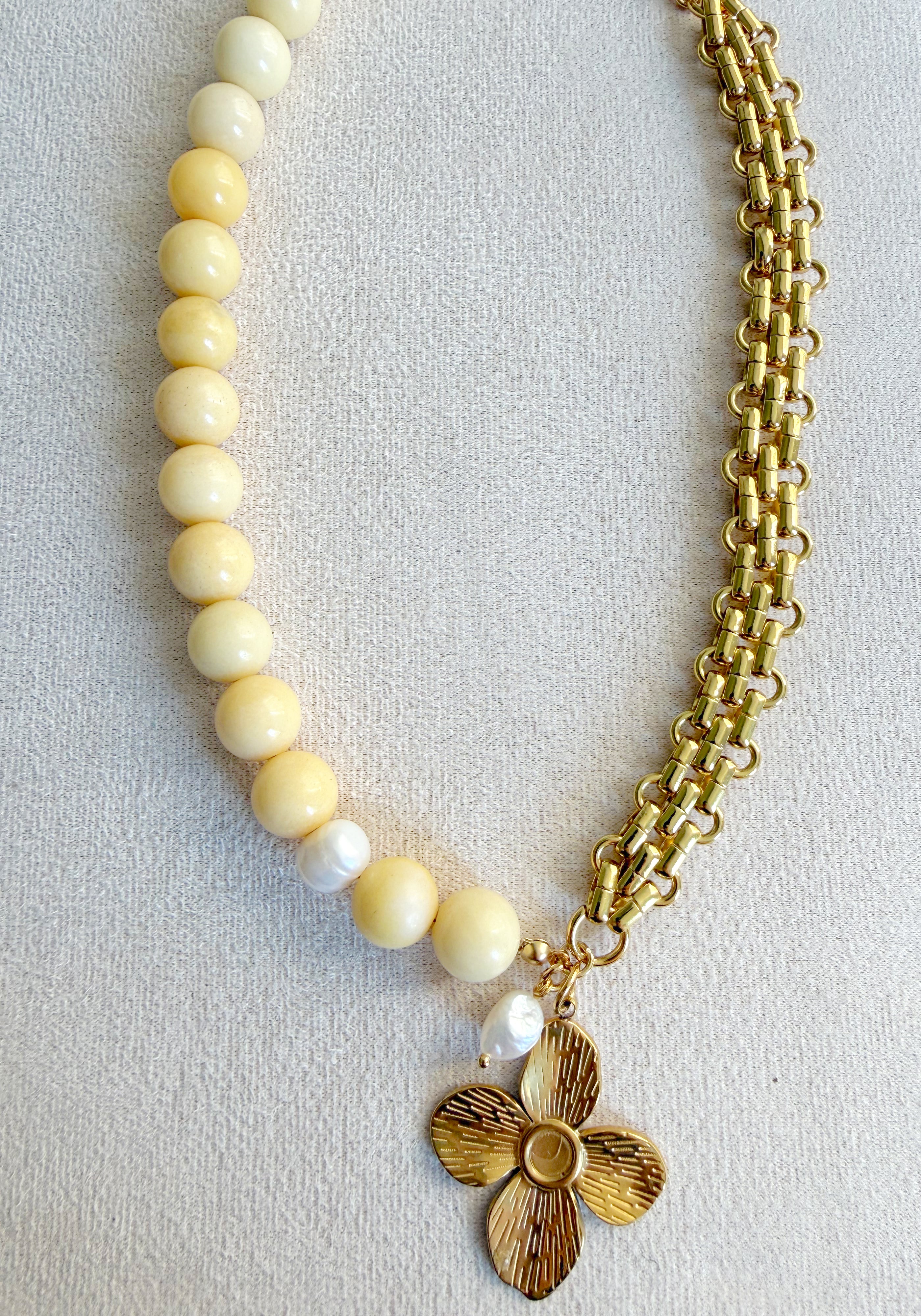 Yellow in perl and gold💛
