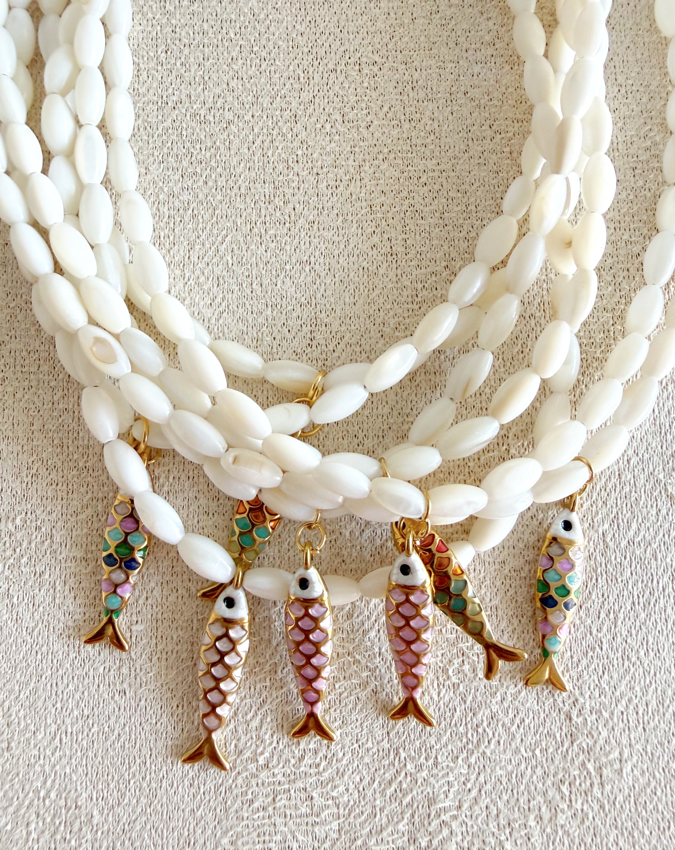 Collar marea blanca (Coral & peces)